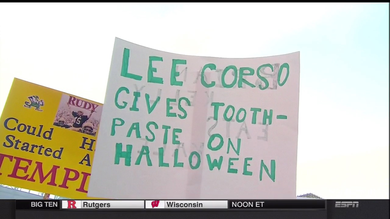 Illustration for article titled Hinkie Traded This Sign For Draft Picks: Your Philadelphia College GameDay Sign Roundup